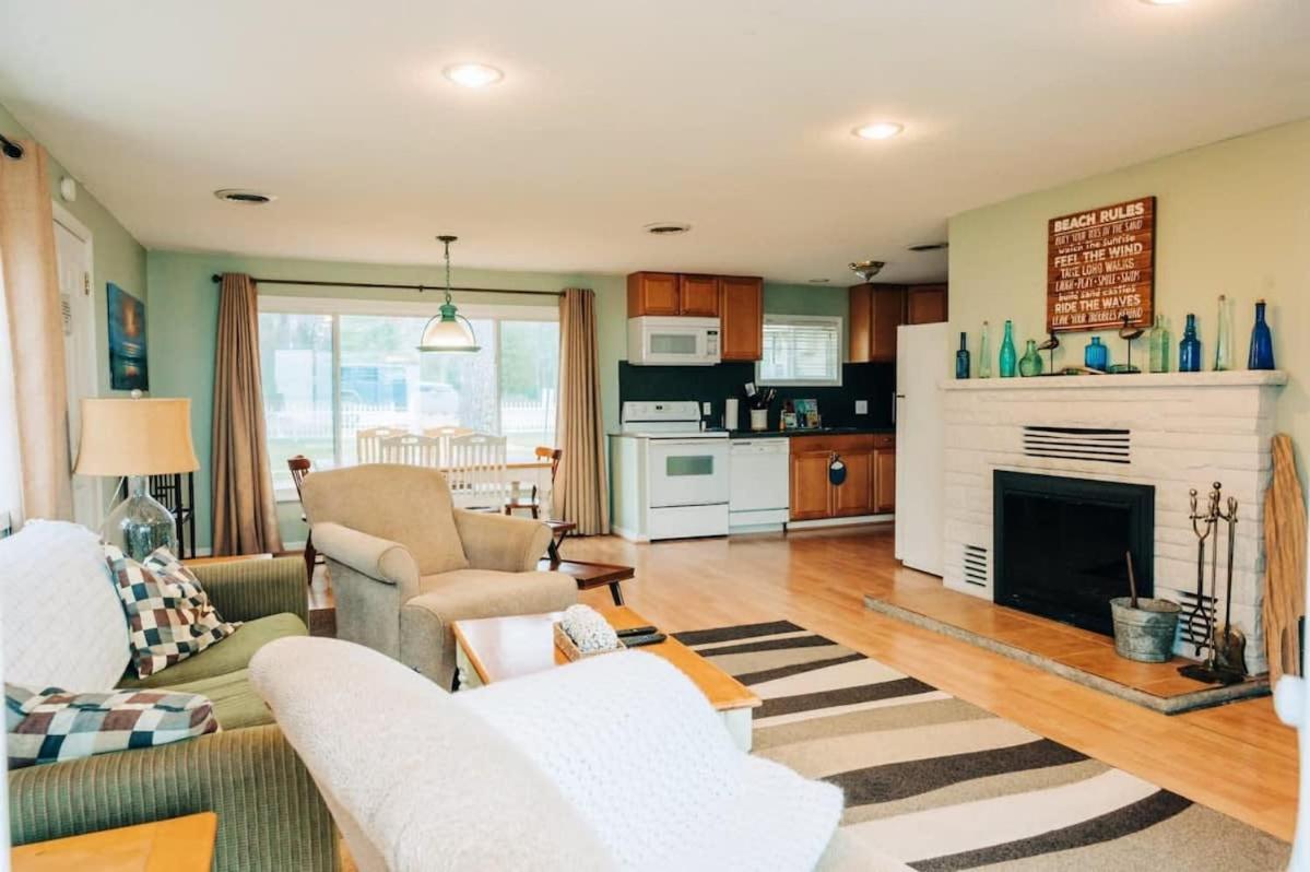 Beach Club Of Oscoda - The Lakeshore Cottage 외부 사진